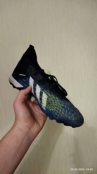 Сороконожки Adidas Predator