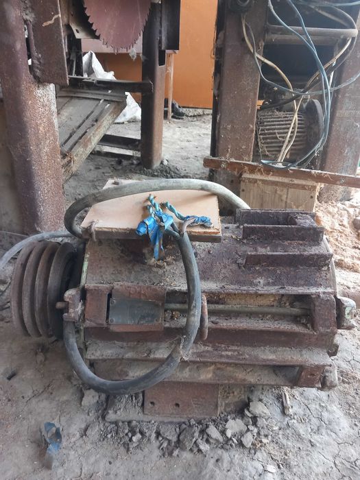 Дерево обробатываюший станки