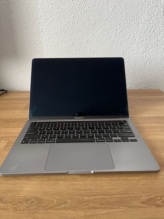 MacBook Pro M1 cu touch bar