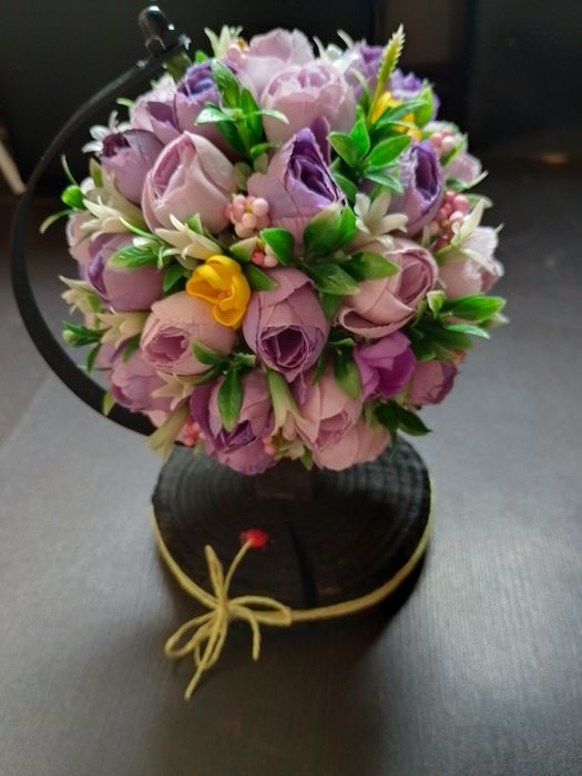 Глобус с цветя ръчна изработка