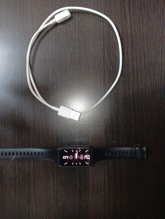 Смарт часы HUAWEI Band 7-900