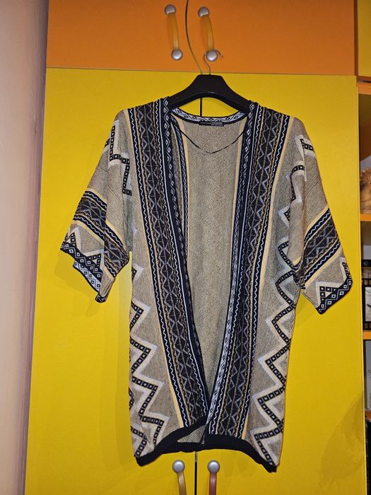 Vand cardigan nou cu eticheta măsură L