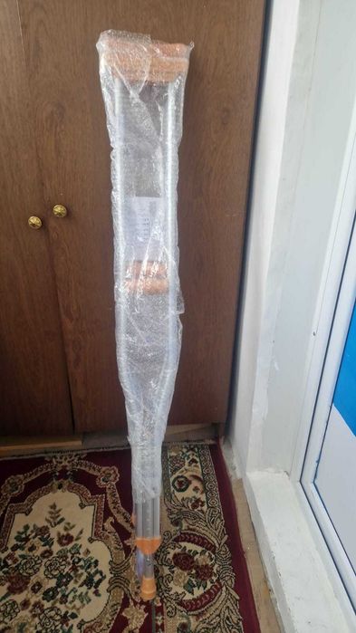 Продам новые костыли и трость