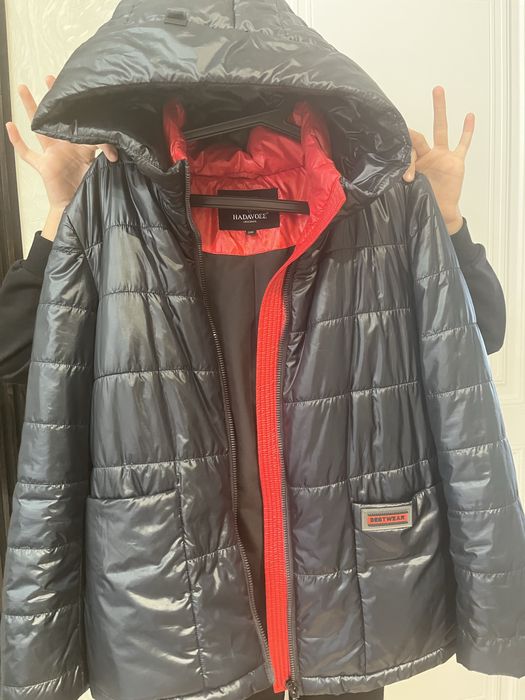 Куртка осеня в отличном состоянии