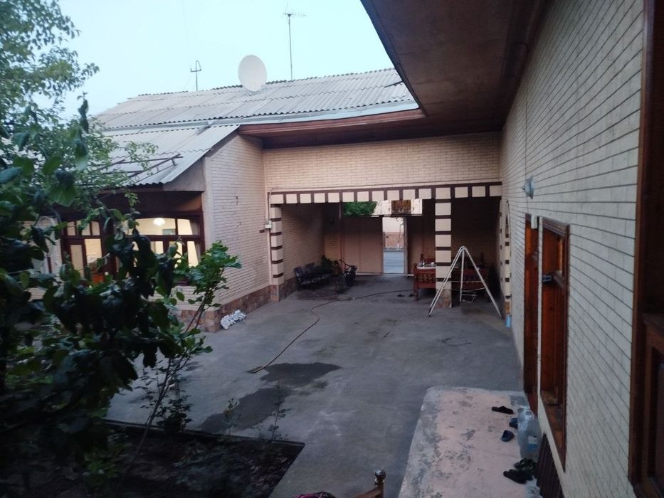 Andijon shahardan Uy sotiladi