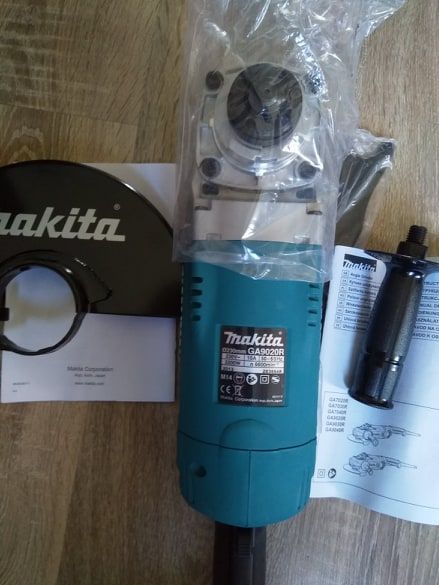 MAKITA GA 9020 RF - ъглошлайф