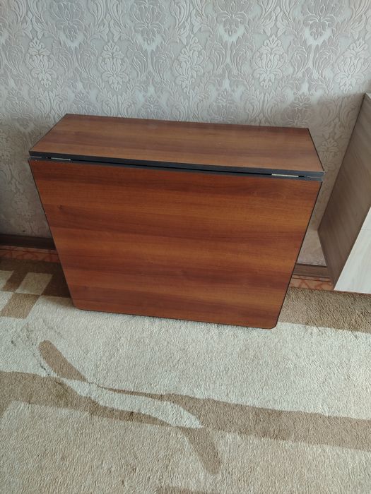 Продам стол книжка