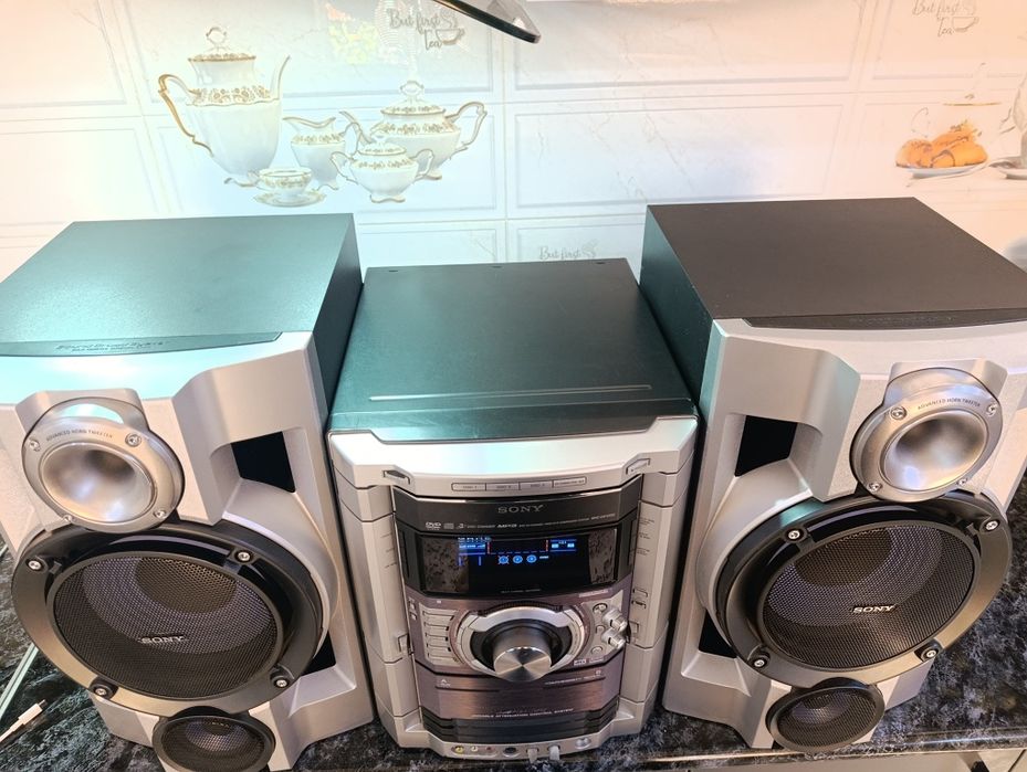 Музикалний центир SONY  оригинал 7800Wat