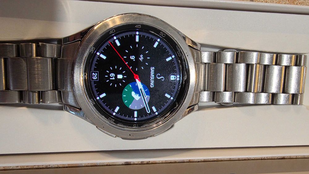 Samsung Galaxy Watch4 Classic 42mm LTE / BT / WiFi / eSIM  Silver Full