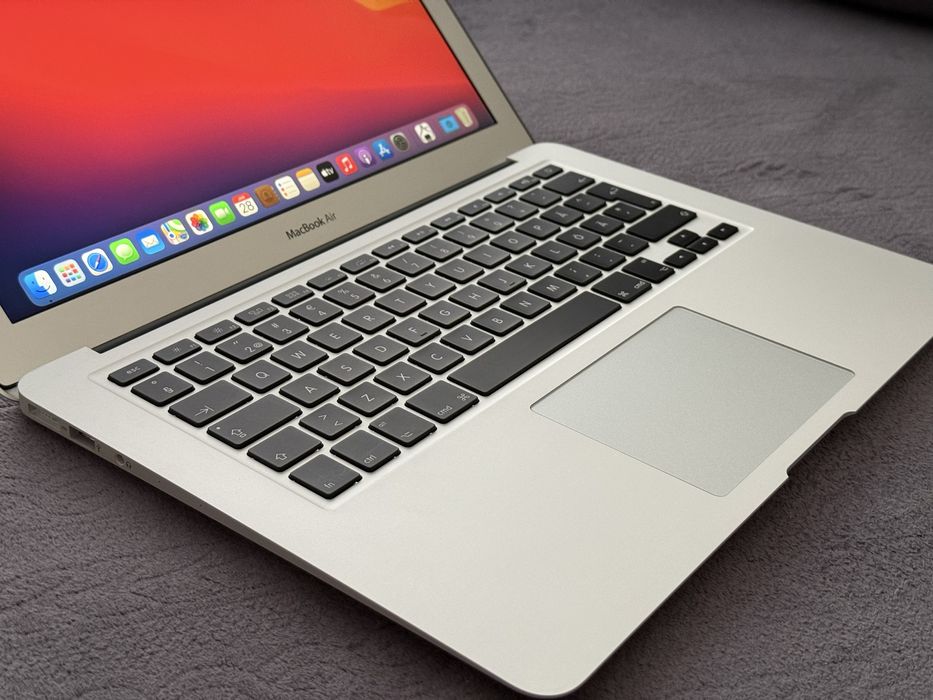 НОВ 13,3' Macbook Air 2017/Intel Core i5/8GB Ram/128GB SSD