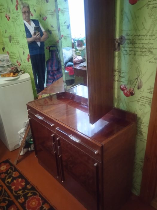 Зеркало триляж полировка темная.