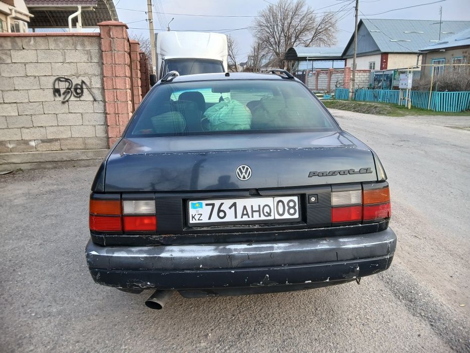 Пассат б3 седан.