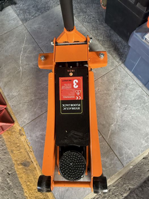 Домкрат подкатной 3т, 2х цилиндровый