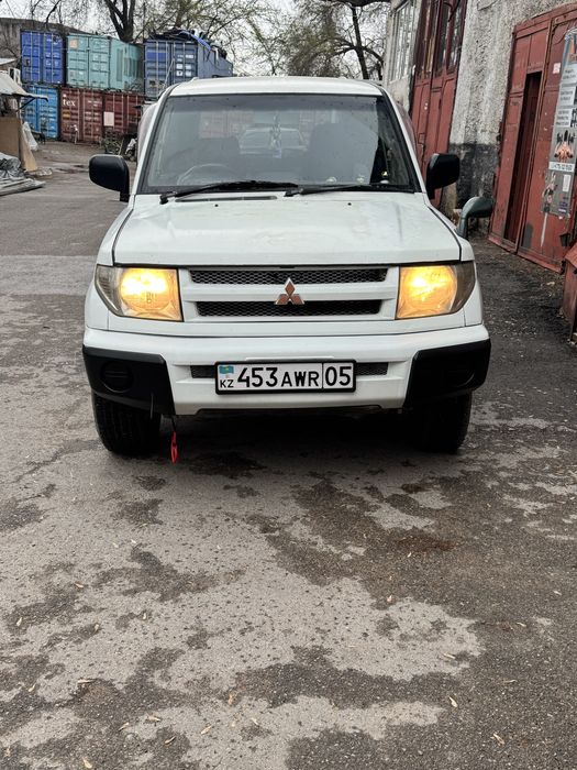 Продам машину Паджеро IO
