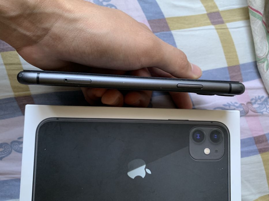 Iphone 11 в хорошеем состаянии