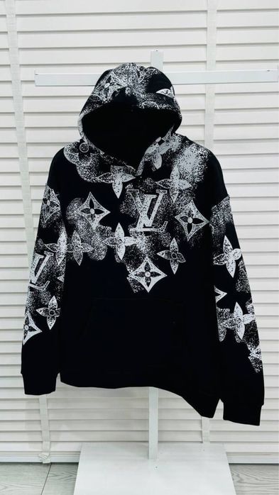 Мъжки суитчър  “L”O”U”I”S” “V”U”I”T”T”O”N”