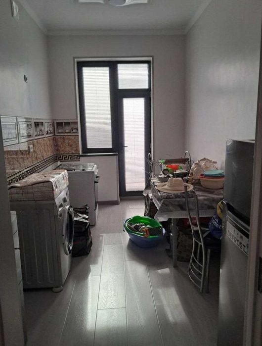 Арзон 1 хоналик квартира сотилади.Ор:Шарк1 АЛ-Мактум