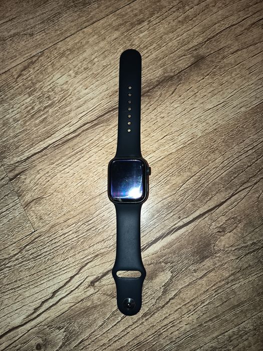 Vând Apple Watch Series 8