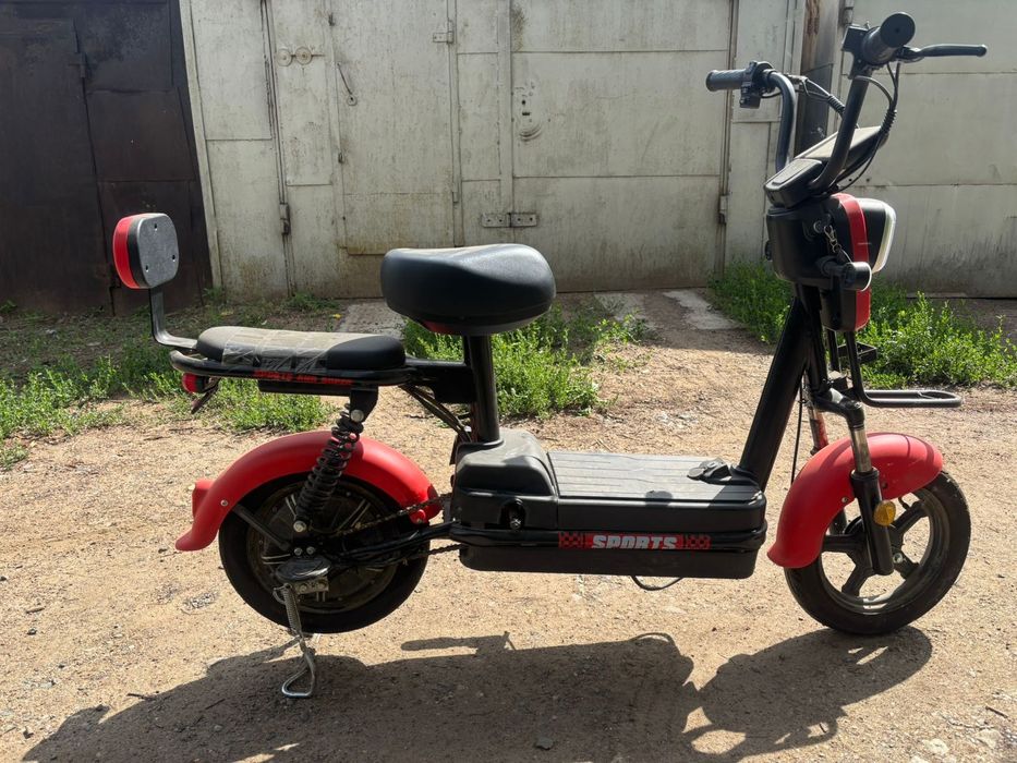 Электроскутер в хорошем состоянии