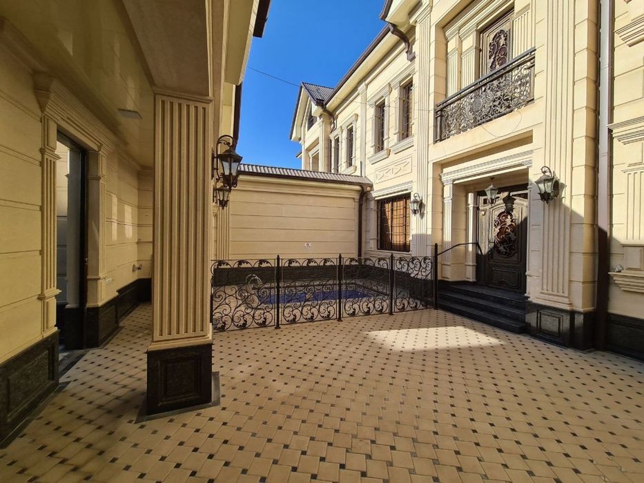 Двух уревнневый дом.