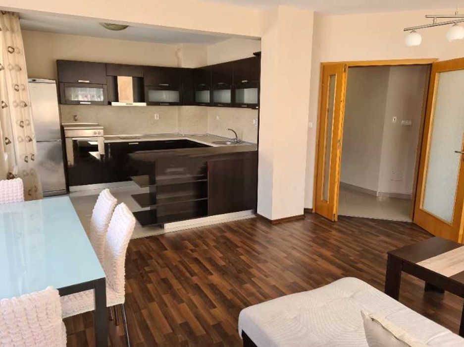 Дава се под наем Тристаен апартамент в София, Гоце Делчев - 90 кв.м за 714 € - Снимка #1