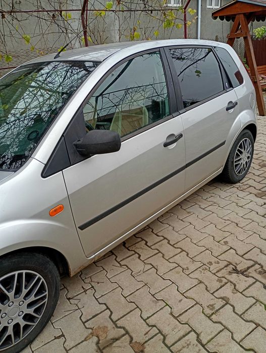 FORD fiesta  varianta  ghia