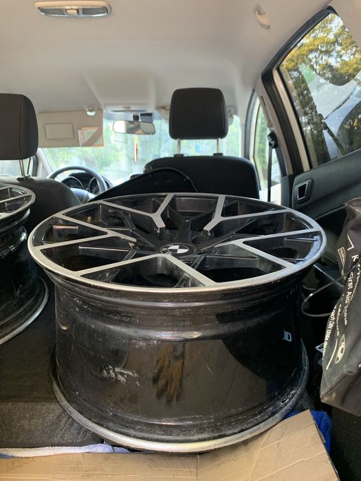 Vand jante bmw pe 19 in 2 latimi