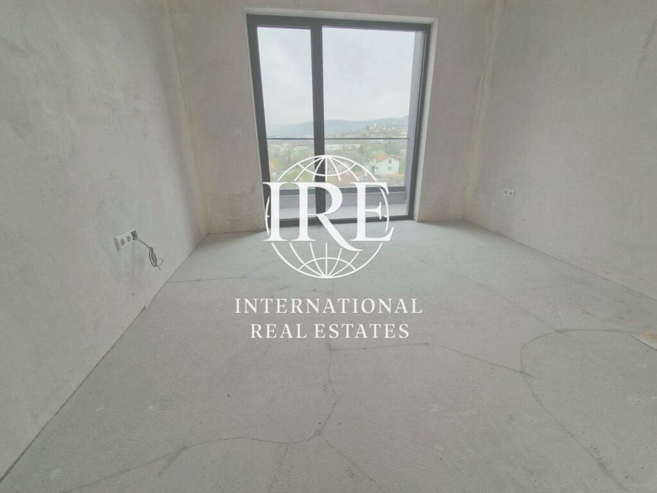 Продава се Четиристаен апартамент в Варна, Бриз - 165 кв.м за 1298 €/кв.м - Снимка #4