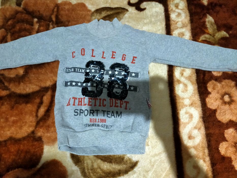 Отдам вещи на девочку.