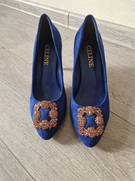 Туфли замшевые продам