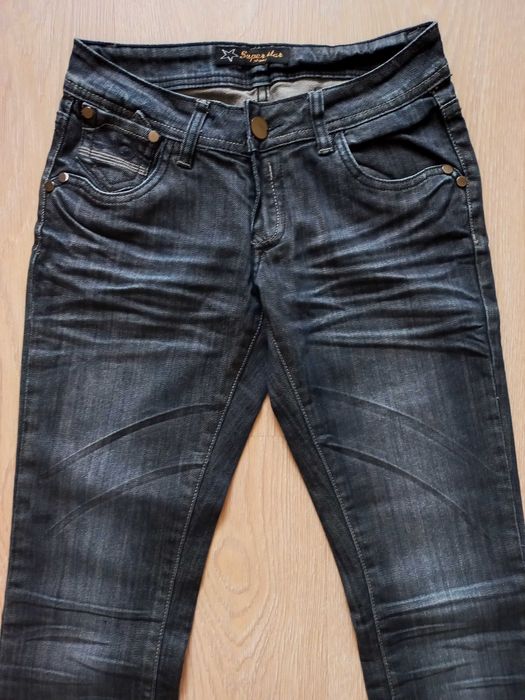 Дамски дънки с ниска талия