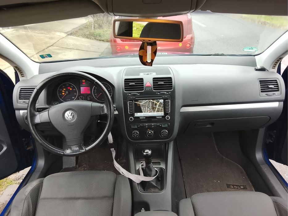 Vw golf 5 benzina 1.6 din 2005.impecabil.