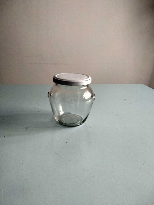 Стъклени буркани и бутилки за консерви различни размери