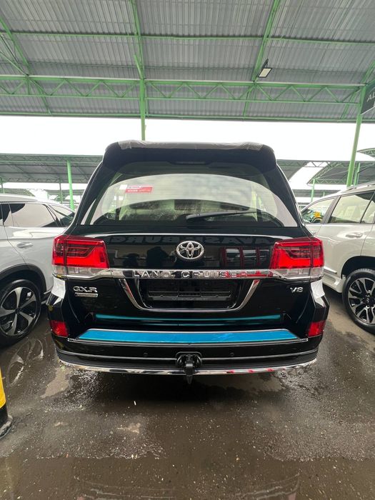 Toyota Land Cruiser 200