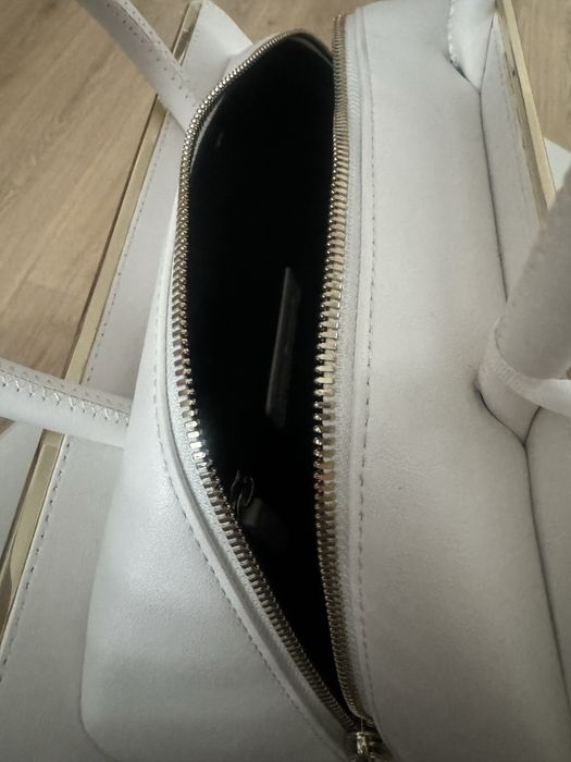 Geanta Tommy Hilfiger, Noua, Superba, alba cu auriu