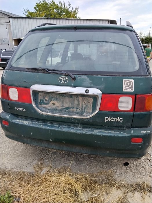 Toyota Picnic на части