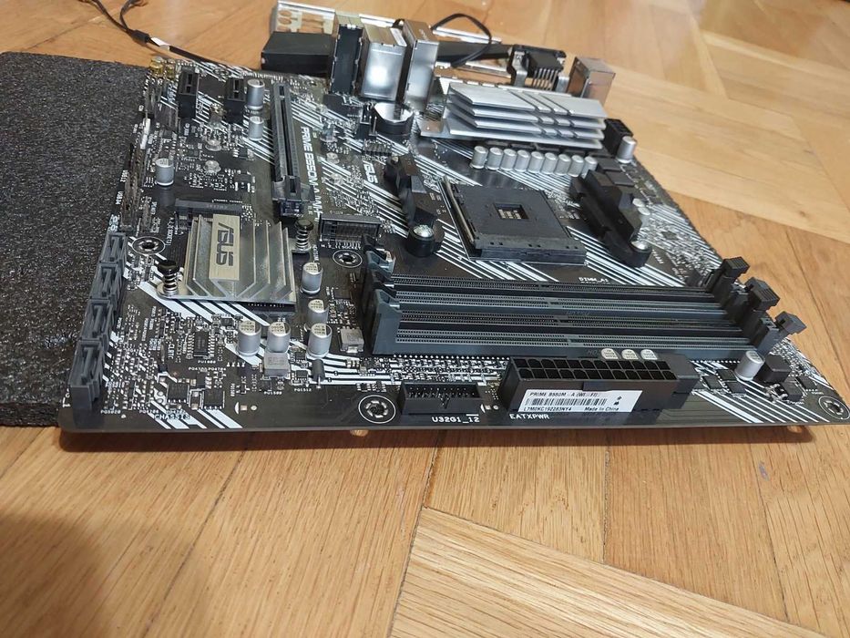 AMD Ryzen 9 3900X + Asus Prime B550M-A Wi-Fi