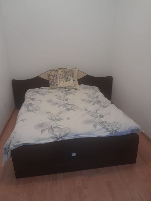 Închiriez apartament