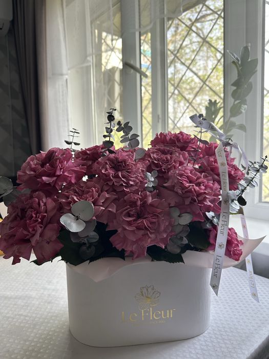 Нежные цветы в коробке