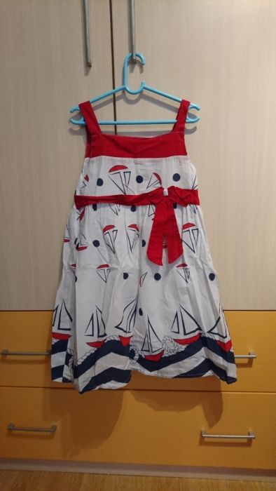 Детски рокли 122,128,134,140