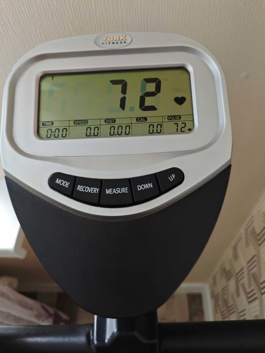 Велотренажер спортивный