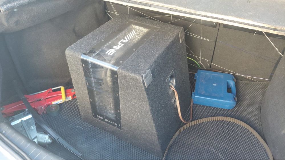 Сабвуфет alpine sgb 1244