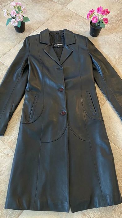 Haina dama piele foarte frumoasa marimea M