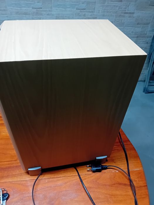 Субуфер активен JBL