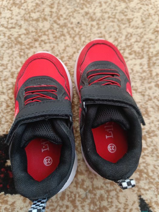 Adidasi copii...
