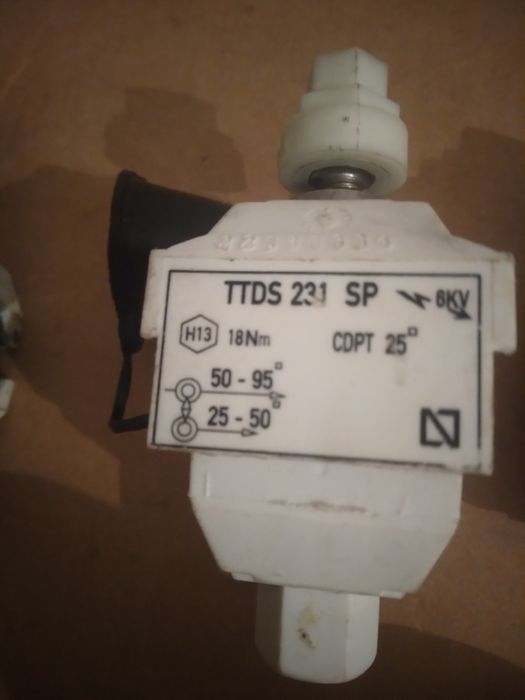 Conector subteran cu perforatie