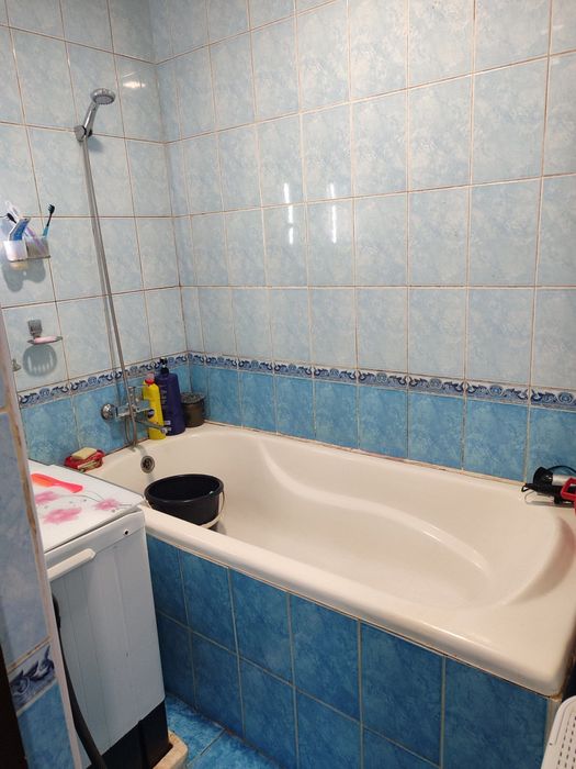 Agrar insitutga yaqin Avirda 4/1/4 uy oila bilan sheriklikka 6 ta qiz