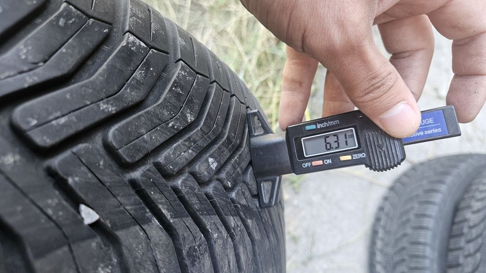 2бр гуми 215 60 17 дот 20 мишелин michelin