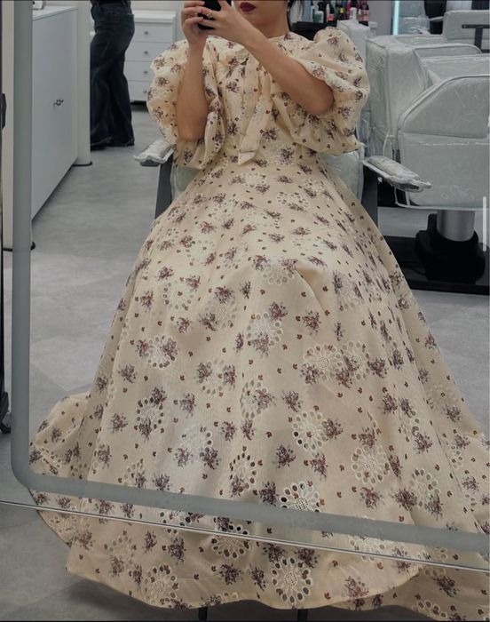 Продаю длинное платье. Размер 41, S.