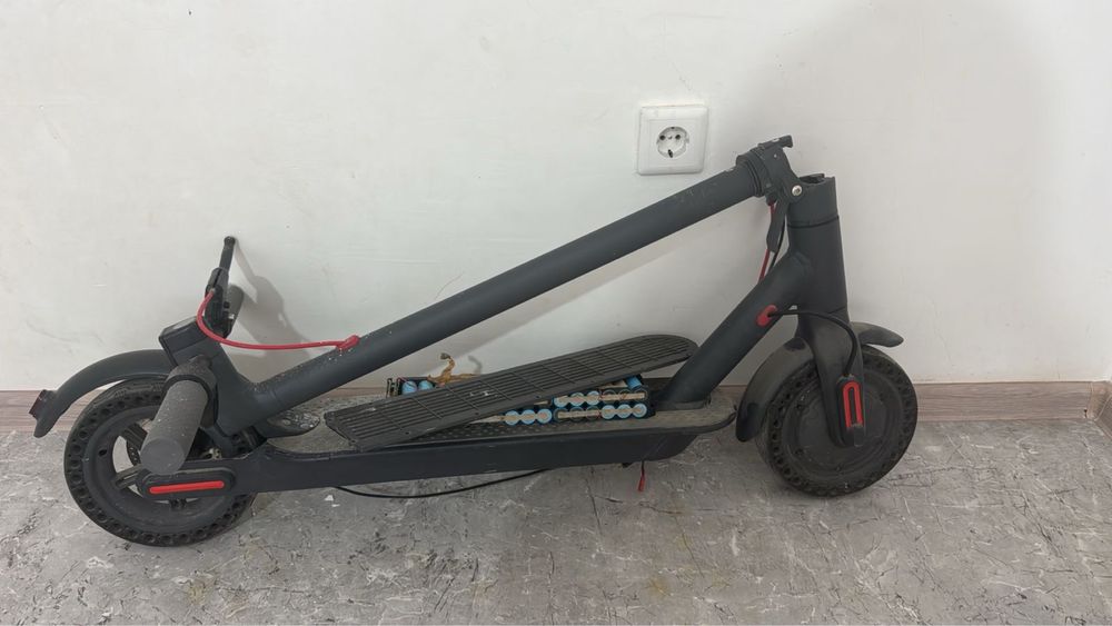 электросамакат қара